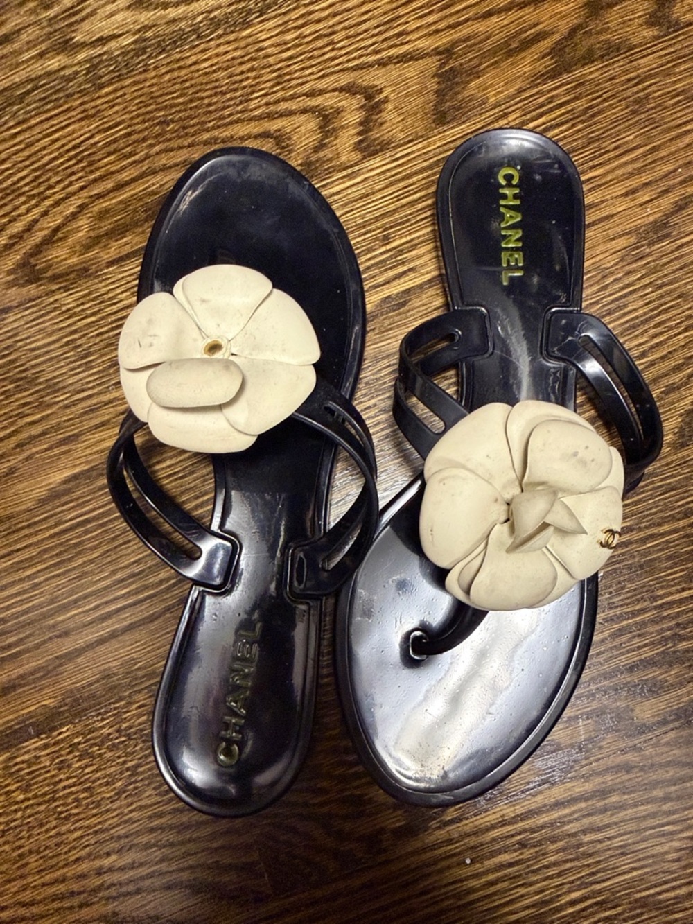 CHANEL Black Jelly Sandals with Cream Camellia Accent - Picture 2 of 5